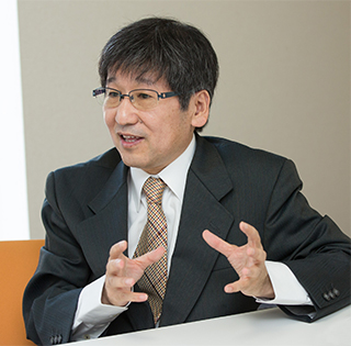 谷山亮治氏